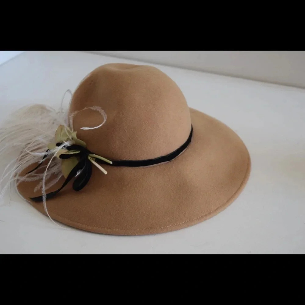 Beautiful Importina wool hat - Picture 8 of 8